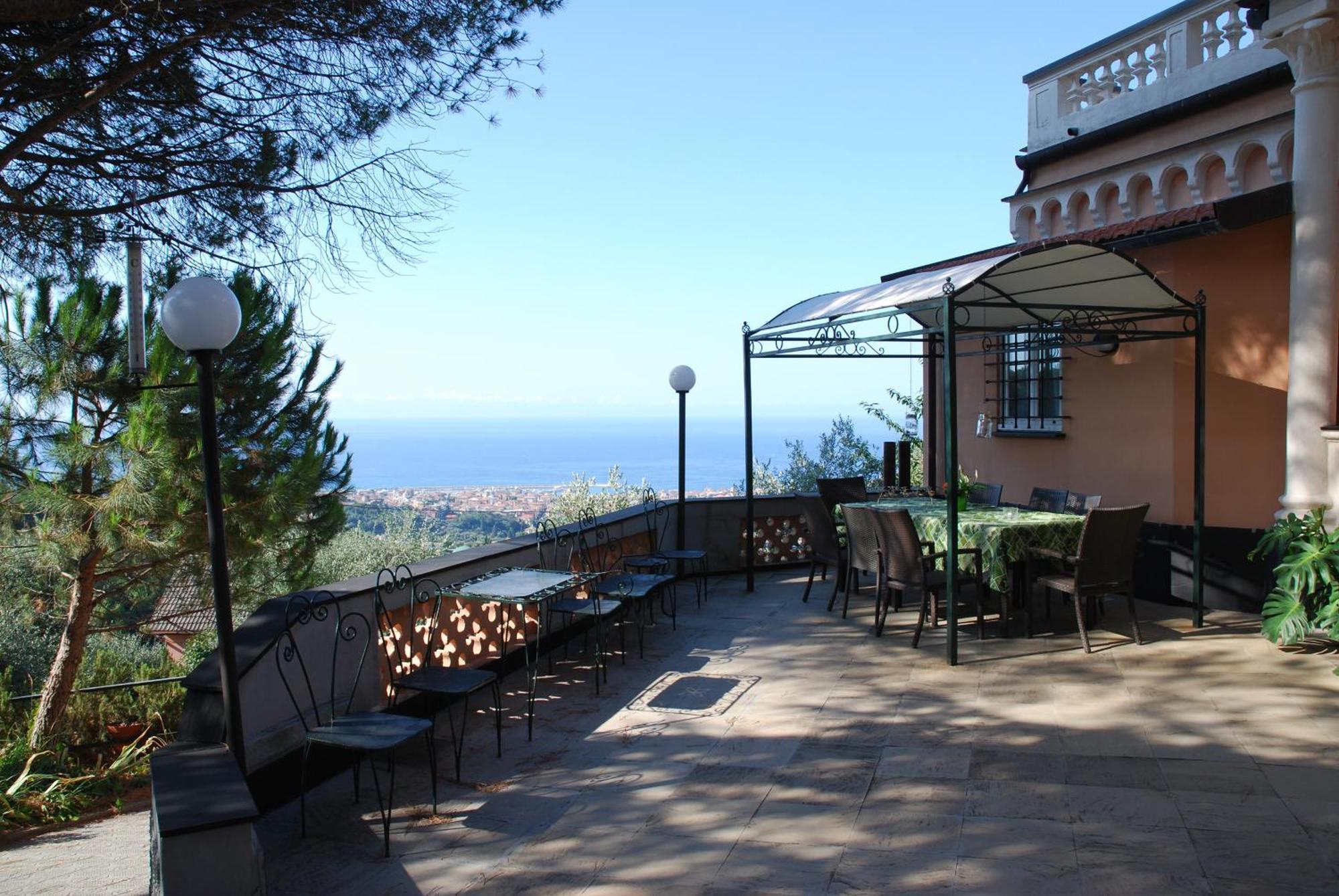 Villa Rocca Leivi Buitenkant foto